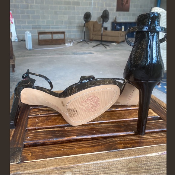 NEW ⬇️ $ - NEVER WORN!! Vince Camuto sandal - Picture 4 of 4